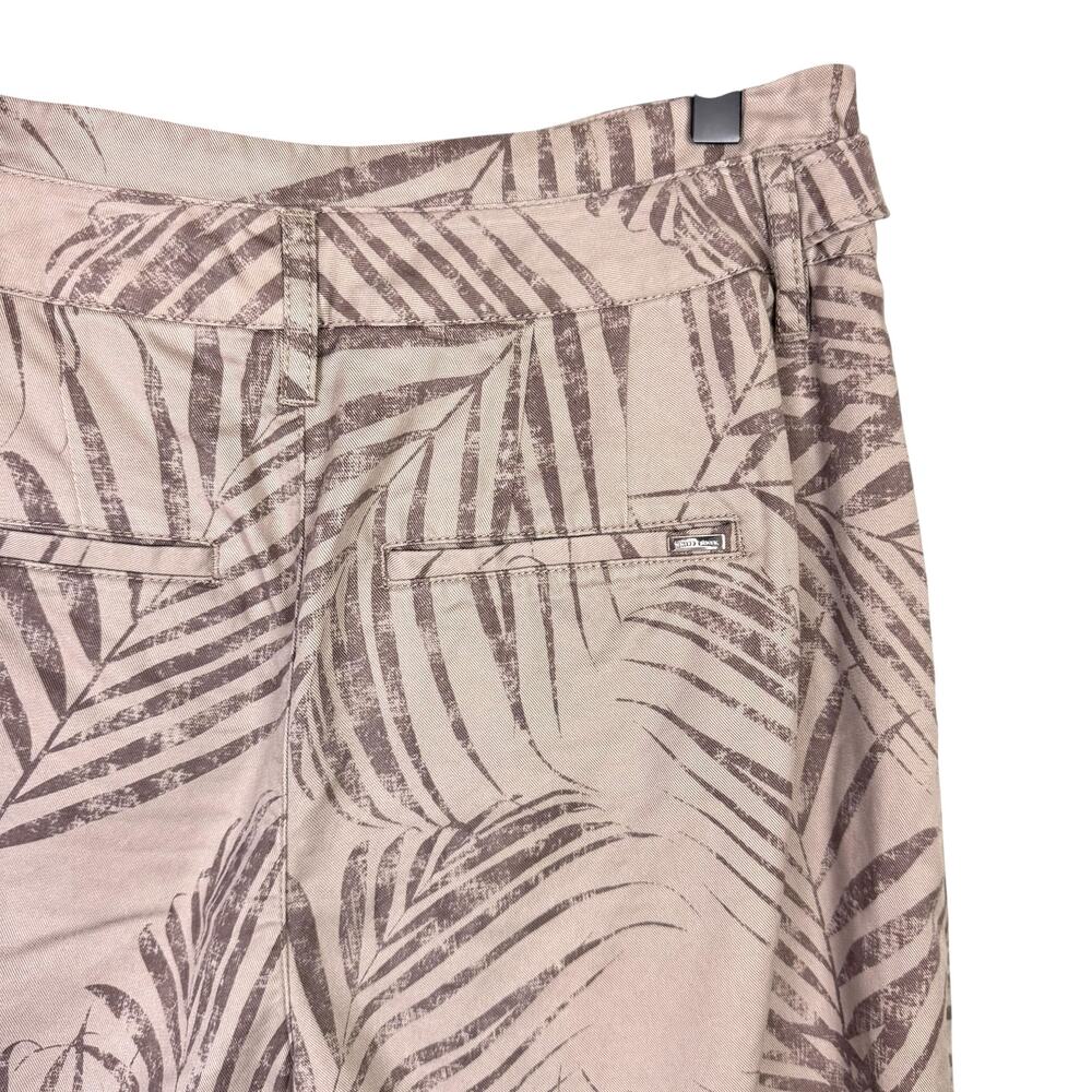 White House Black Market NWT WHBM Taupe Terrain Morel Palm Leaf Tropical Shorts - Picture 6 of 10